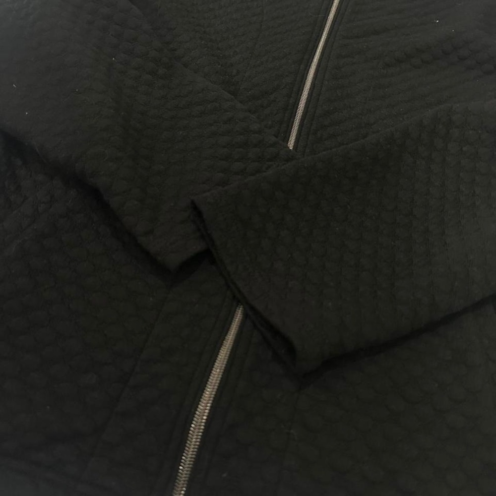Black Pattern Puffer Zip Jacket - Picture 2 of 4